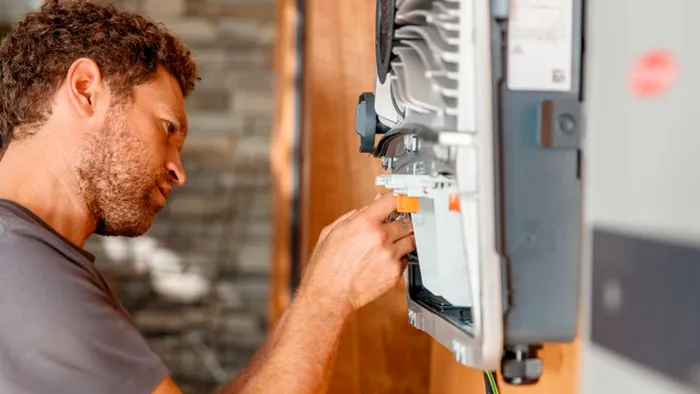 ¿Qué garantías y soporte ofrece Fronius?