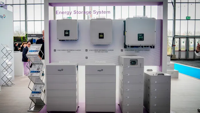 ¿Qué garantías y soporte ofrece FOX ESS?